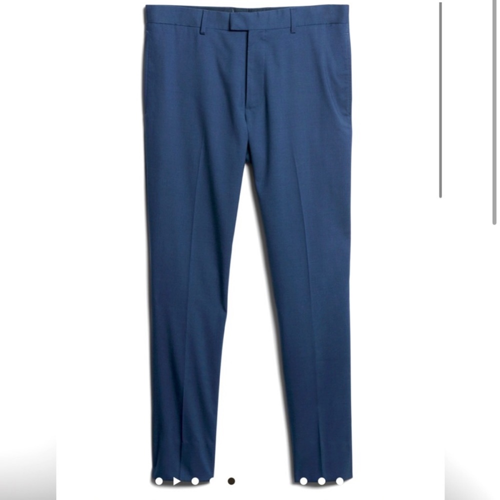 Banana Republic Men’s Non-Iron Modern Slim Fit Dress Pants